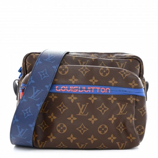 LOUIS VUITTON Monogram Outdoor Messenger PM