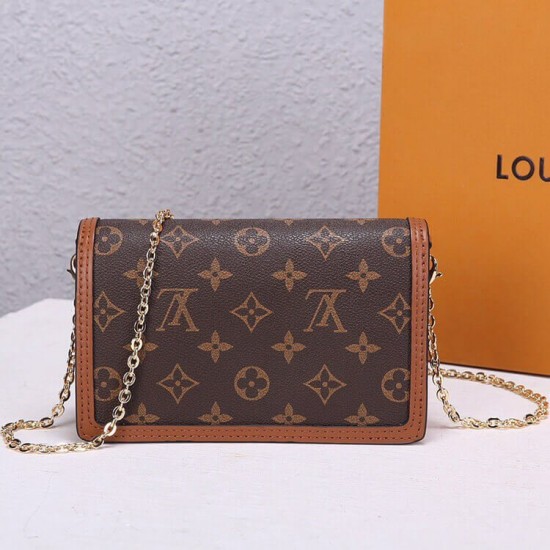 Louis Vuitton Dauphine Chain Wallet M68746