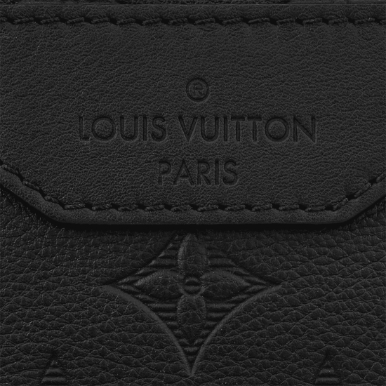 LOUIS VUITTON Trio Messenger