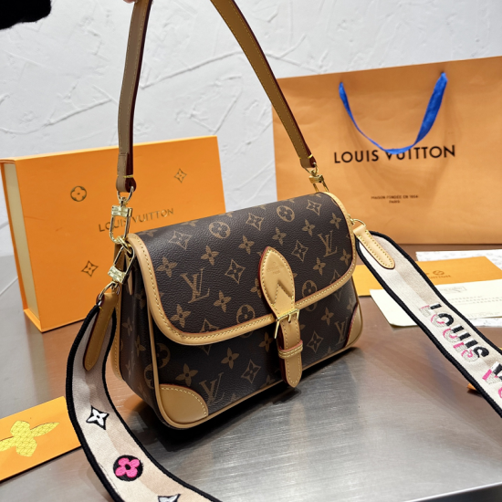 LOUIS VUITTON Diane