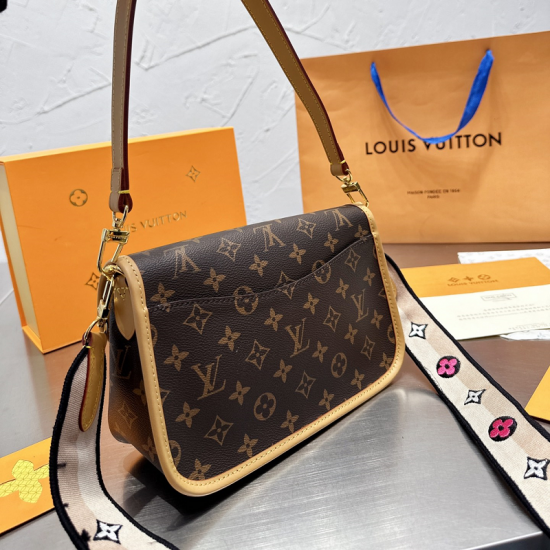 LOUIS VUITTON Diane