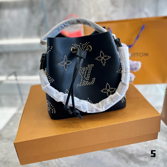 LOUIS VUITTON Néonoé BB Black