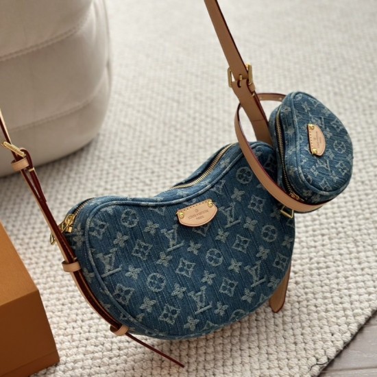 LOUIS VUITTON Croissant MM