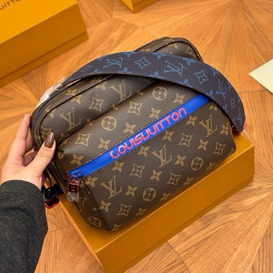 LOUIS VUITTON Monogram Outdoor Messenger PM