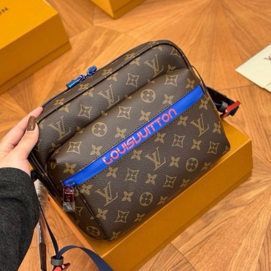 LOUIS VUITTON Monogram Outdoor Messenger PM