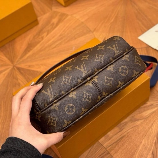 LOUIS VUITTON Monogram Outdoor Messenger PM