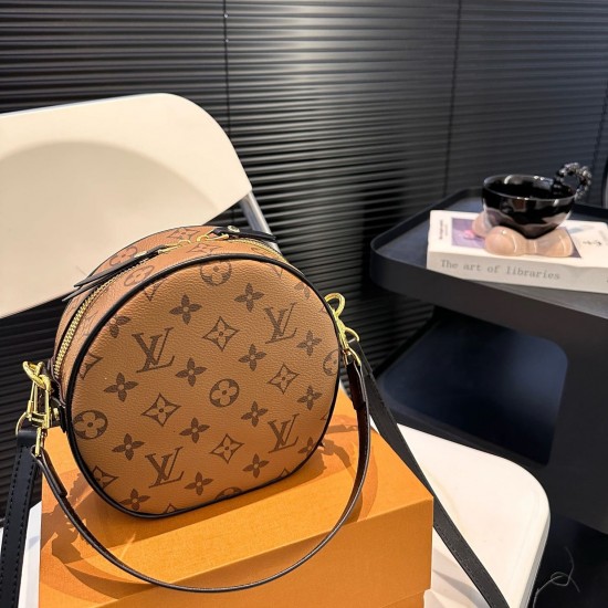 Louis Vuitton PETITE BOITE CHAPEAU Handbag