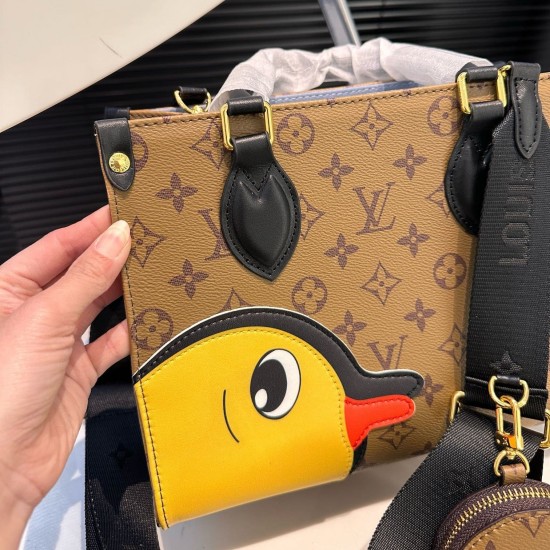 Louis Vuitton onthego Small Clutch Bag