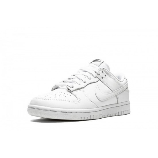 Dunk Low “Triple White”