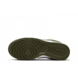 Dunk Low “Medium Olive”