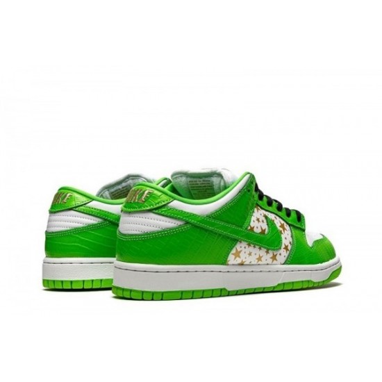 Supreme x SB Dunk Low Stars "Mean Green"