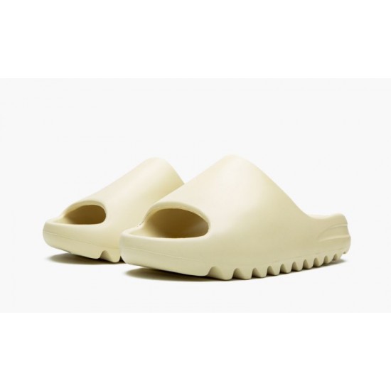 Yeezys Slide “Bone”