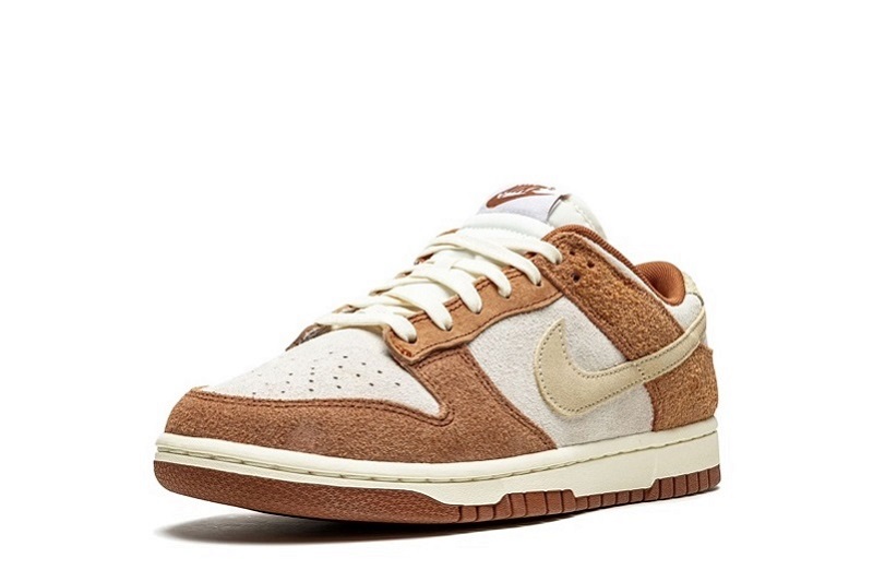 Dunk Low PRM Medium Curry Reps (4)