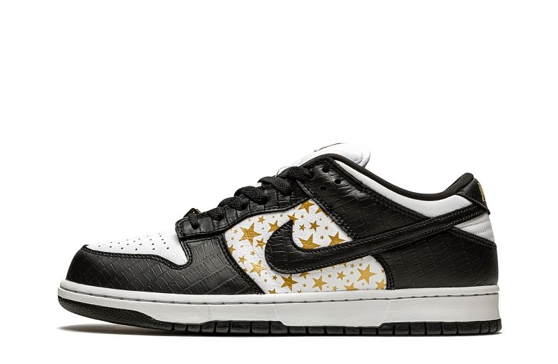 Supreme x SB Dunk Low Stars Black Reps (1)