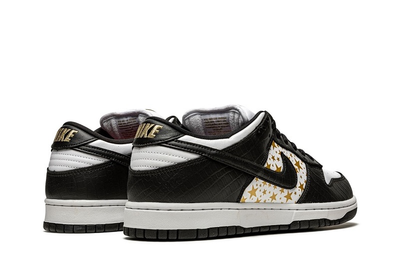 Supreme x SB Dunk Low Stars Black Reps (3)