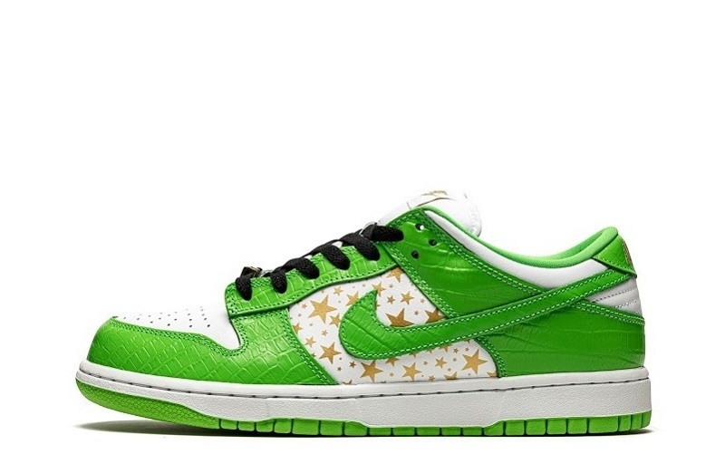 Supreme x SB Dunk Low Stars Mean Green Reps (1)