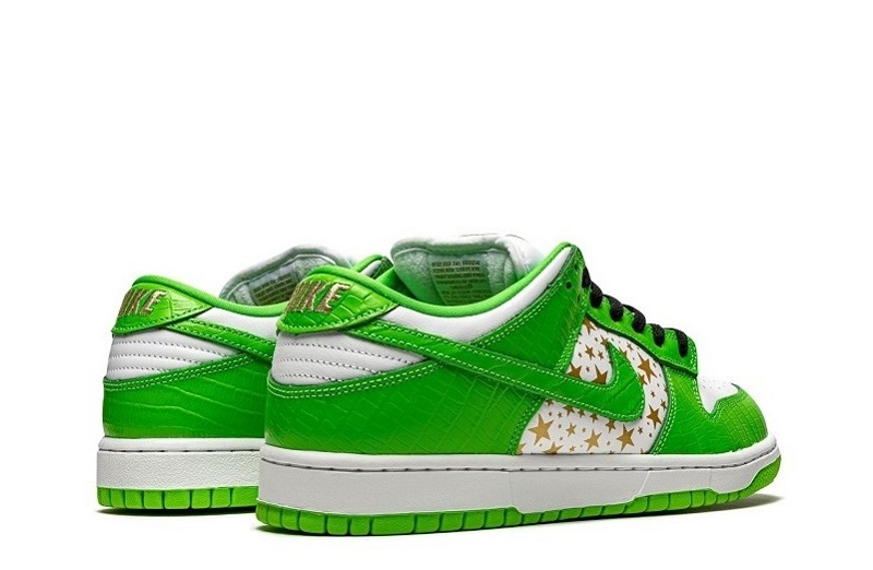 Supreme x SB Dunk Low Stars Mean Green Reps (3)