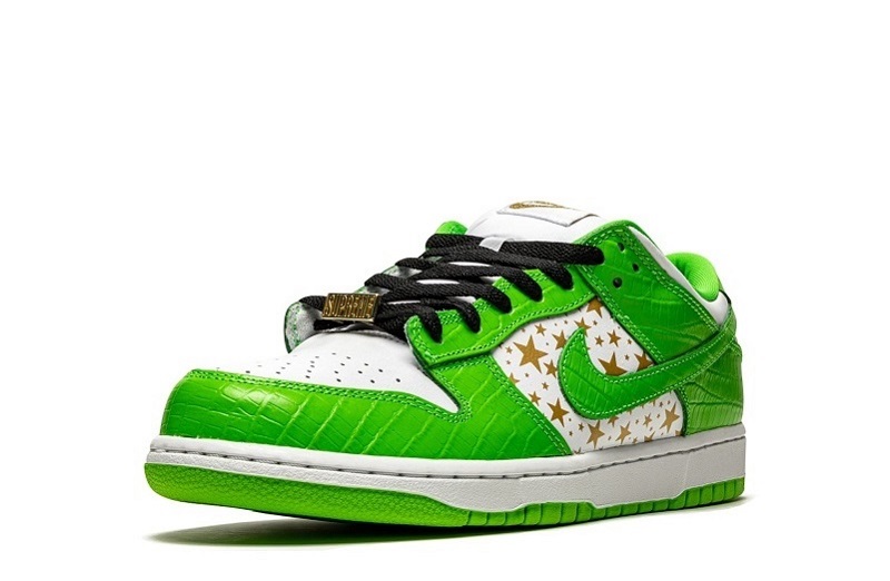 Supreme x SB Dunk Low Stars Mean Green Reps (4)