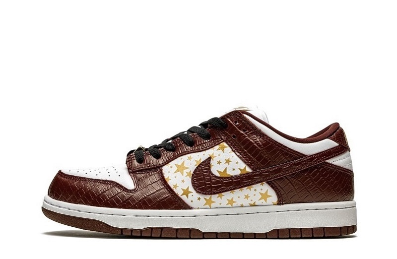 Supreme x SB Dunk Low Stars Barkroot Brown Reps (1)