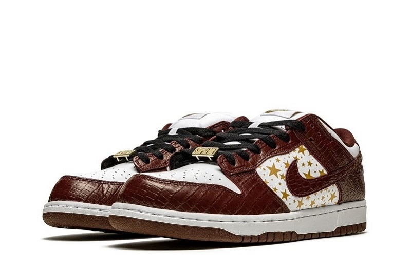 Supreme x SB Dunk Low Stars Barkroot Brown Reps (2)