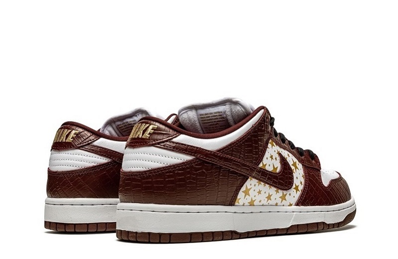 Supreme x SB Dunk Low Stars Barkroot Brown Reps (3)