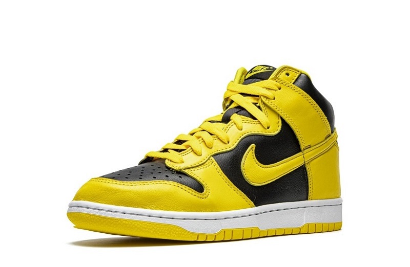 Dunks High SP Varsity Maize Reps (4)