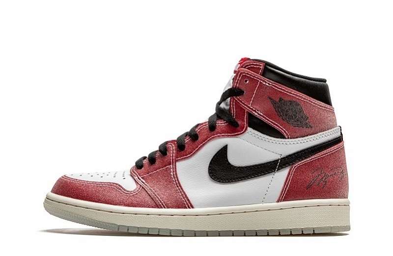 Trophy Room x Air Jordan 1 High OG Chicago Reps (1)