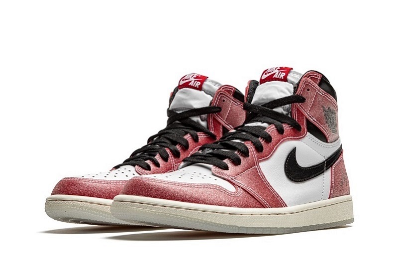 Trophy Room x Air Jordan 1 High OG Chicago Reps (2)