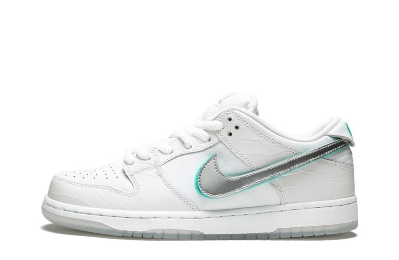 SB Dunk Low Pro OG QS Diamond White Reps (1)