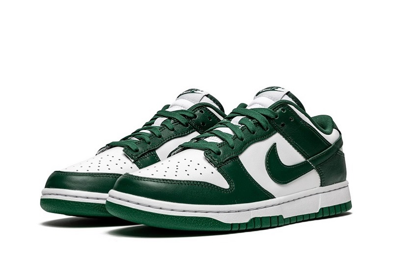 Dunk Low Varsity Green Reps (2)