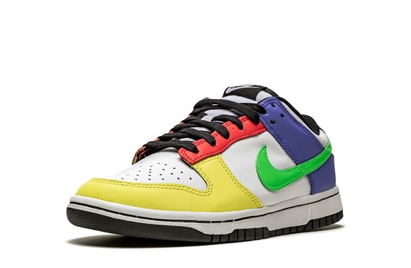 Dunk Low WMNS Green Strike Reps (4)