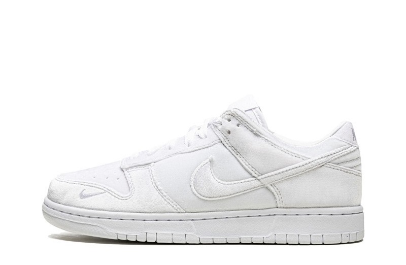 Dover Street Market x Dunk Low Tripl White Reps (1)