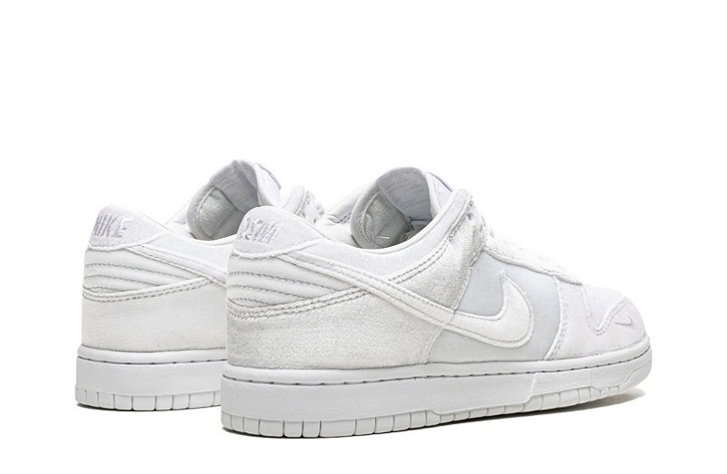 Dover Street Market x Dunk Low Tripl White Reps (3)