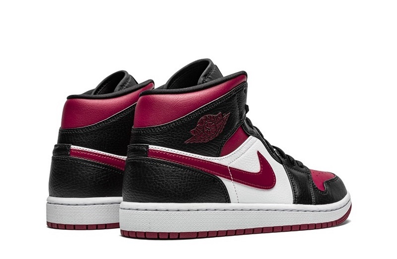 Air Jordan 1 Bred Toe Reps Mid Shoes (3)