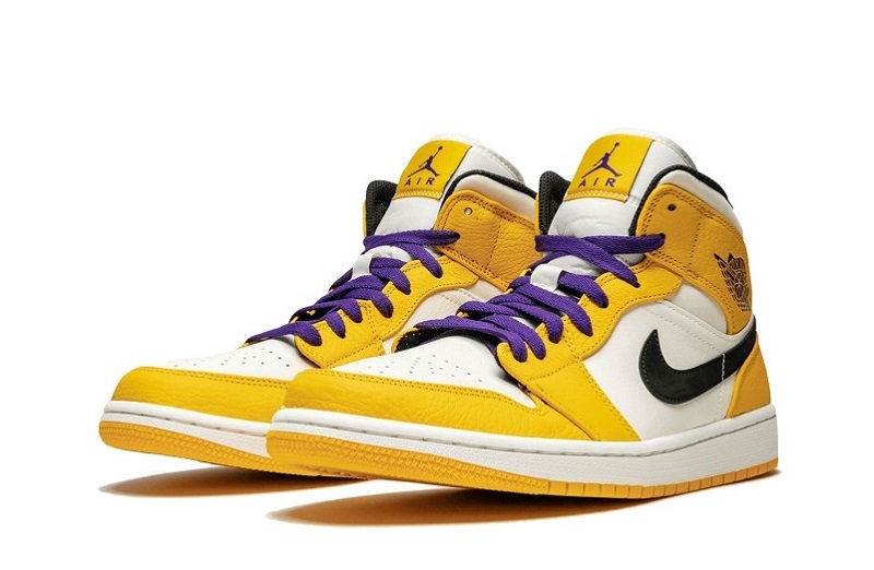 Air Jordan 1 Lakers Reps Mid SE Shoes (2)