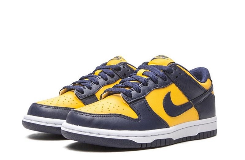 Dunk Low Michigan Reps (2)