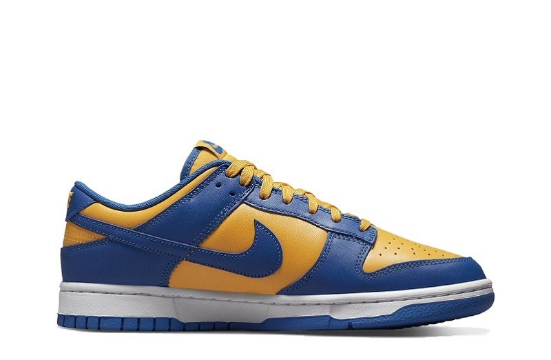 SB Dunk Low UCLA Reps (2)