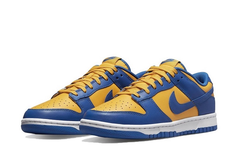 SB Dunk Low UCLA Reps (3)