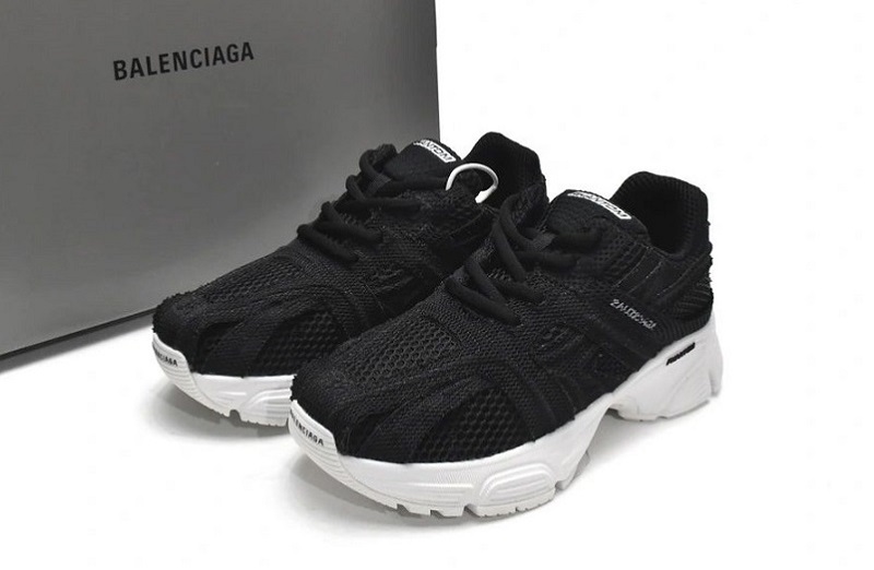 Balenciaga Phantom Sneaker Black White Reps Online (3)