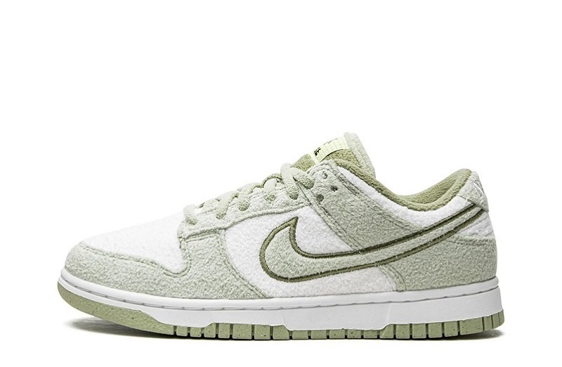 Dunk Low WMNS Fleece Pack Honeydew Reps (1)