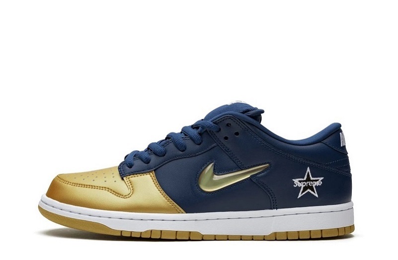 Supreme x  SB Dunk Low Metallic Gold Reps (1)