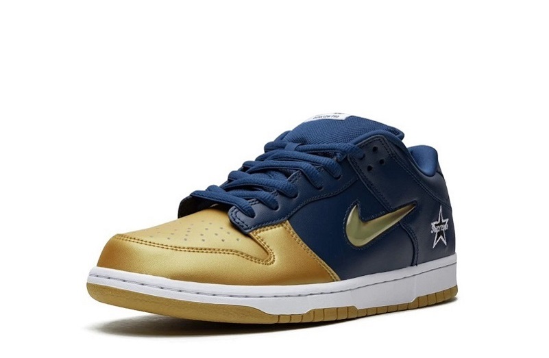 Supreme x  SB Dunk Low Metallic Gold Reps (4)