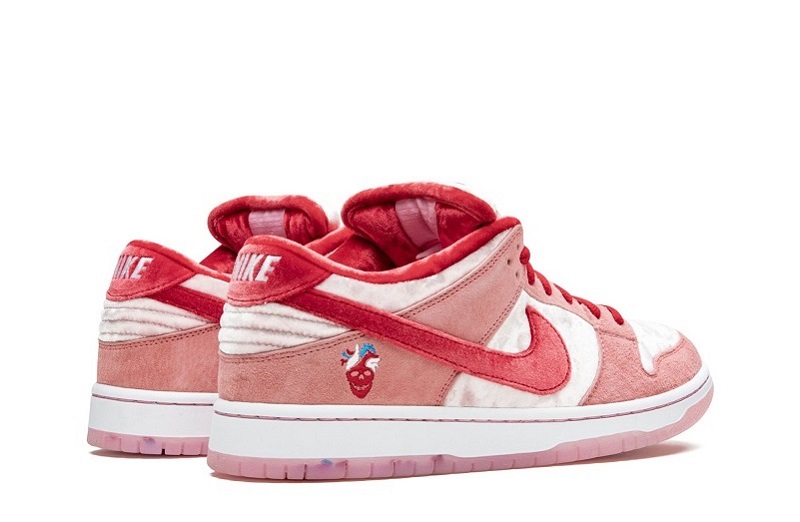 StrangeLove x Dunk Low SB Valentine's Day Reps (3)