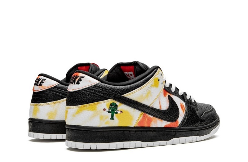 SB Dunk Low Raygun Tie-Dye Reps (4)