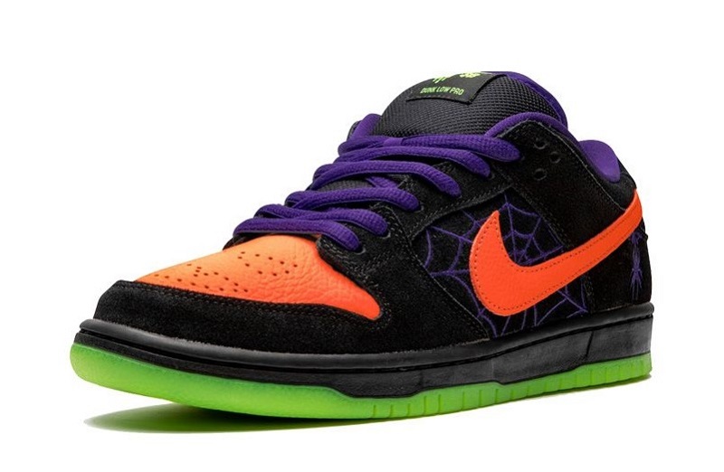 SB Dunk Low Night of Mischief Reps (4)