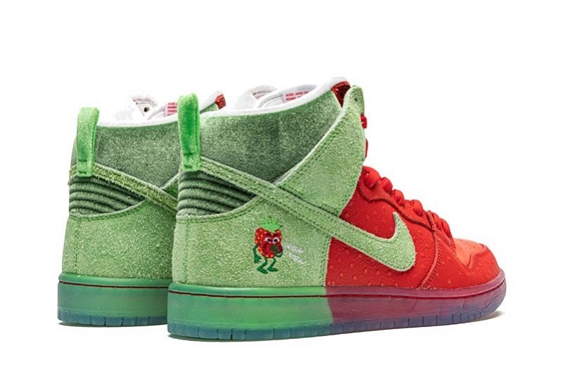 SB Dunk High Strawberry Cough Reps (3)