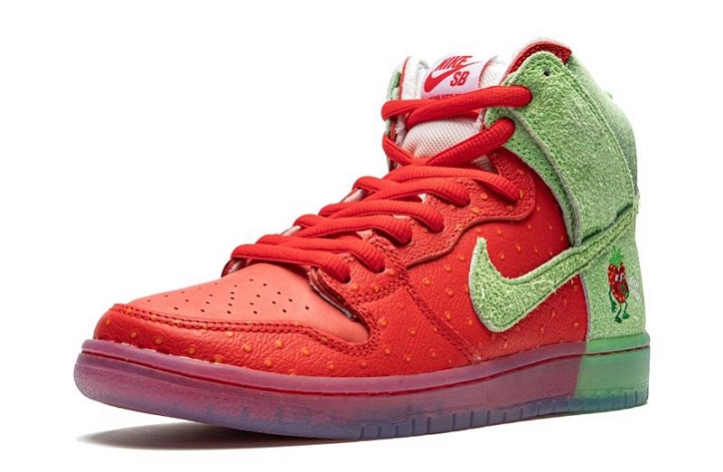 SB Dunk High Strawberry Cough Reps (4)