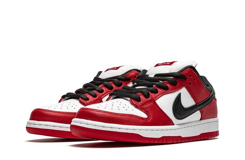 SB Dunk Low Pro Chicago Reps (2)